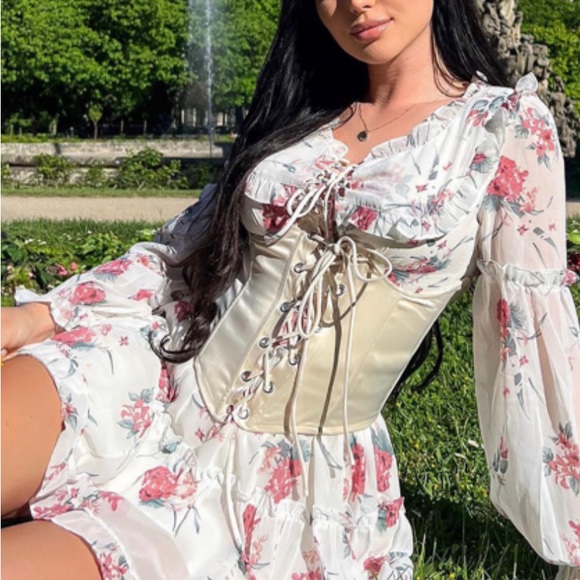 DRESS MINI FASHION BLOGGERS FLOWERS - Picture 3 of 7